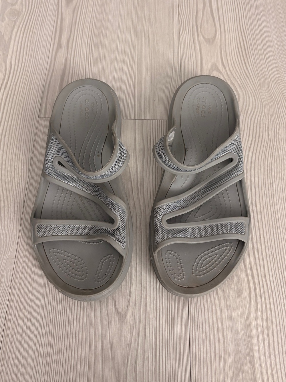 CROCS Women's Light Gray Mesh-Strap Slide Sandals